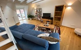 modernes Penthouse, nahe Würzburg